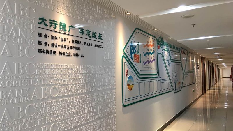 在对比广告传媒公司的报价时，我们需要关注以下细节：