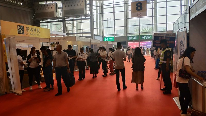 画册材质与工艺：揭秘优缺点，助你打造专业形象